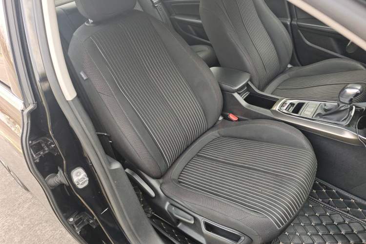 Used Peugeot 408 2014 1.8L Automatic Luxury Edition Right Front Seat