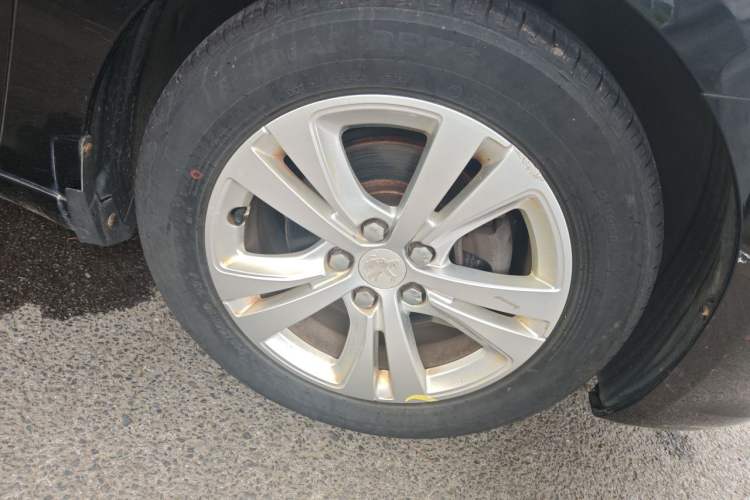 Used Peugeot 408 2014 1.8L Manual Leading Edition Right Front Wheel Hub