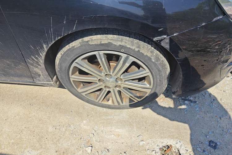 Used Peugeot 408 2014 1.8L Automatic Luxury Edition Right Front Wheel Hub