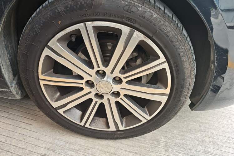 Used Peugeot 408 2014 1.8L Automatic Luxury Edition Right Front Wheel Hub