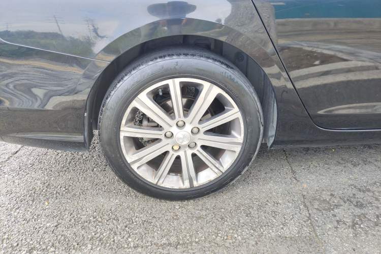 Used Peugeot 408 2014 1.8L Automatic Luxury Edition Right Rear Wheel Hub
