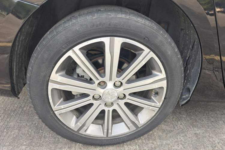 Used Peugeot 408 2014 1.8L Automatic Luxury Edition Right Rear Wheel Hub
