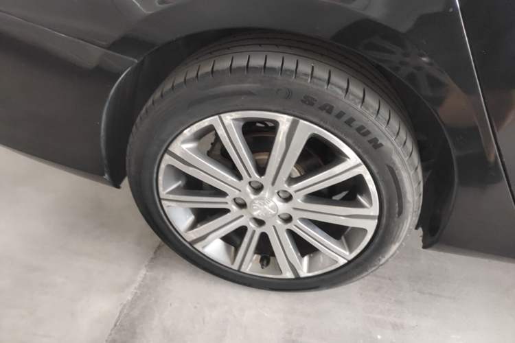Used Peugeot 408 2014 1.8L Automatic Luxury Edition Right Rear Wheel Hub