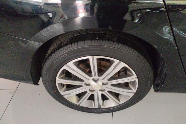 Used Peugeot 408 2014 1.8L Automatic Luxury Edition Right Rear Wheel Hub