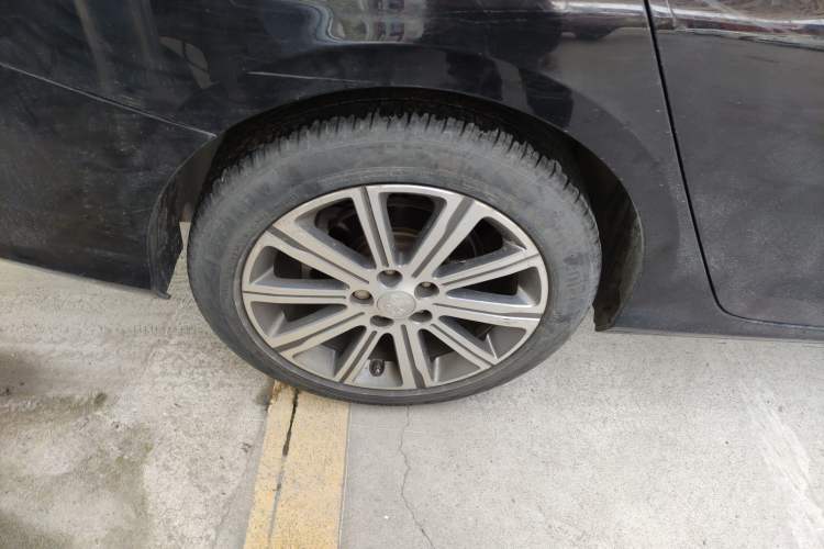 Used Peugeot 408 2014 1.8L Automatic Luxury Edition Right Rear Wheel Hub