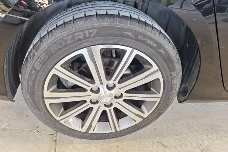 Used Peugeot 408 2014 1.8L Automatic Luxury Edition Right Rear Wheel Hub