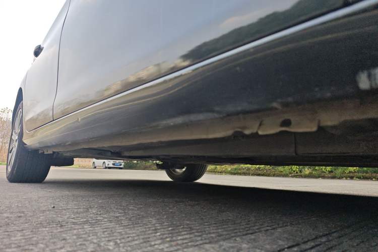 Used Peugeot 408 2014 1.8L Automatic Luxury Edition Right Side Sill