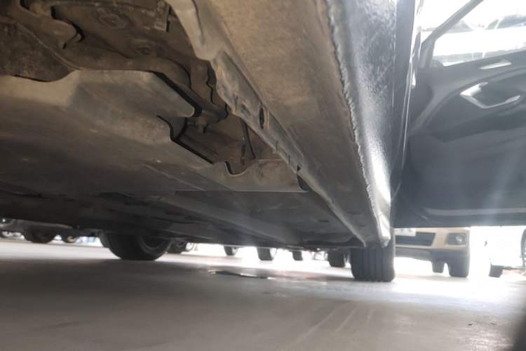 Used Peugeot 408 2014 1.8L Automatic Luxury Edition Right Side Sill