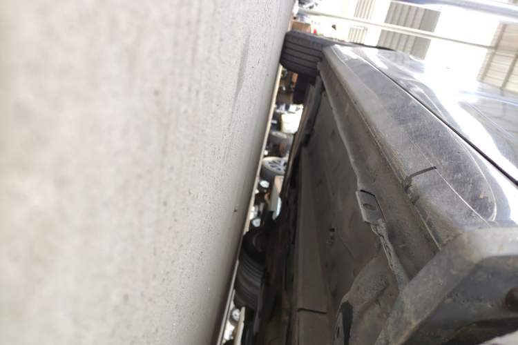 Used Peugeot 408 2014 1.8L Automatic Luxury Edition Right Side Sill