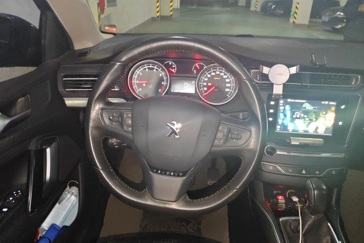 Used Peugeot 408 2014 1.8L Automatic Luxury Edition Steering Wheel