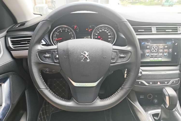 Used Peugeot 408 2014 1.8L Automatic Luxury Edition Steering Wheel