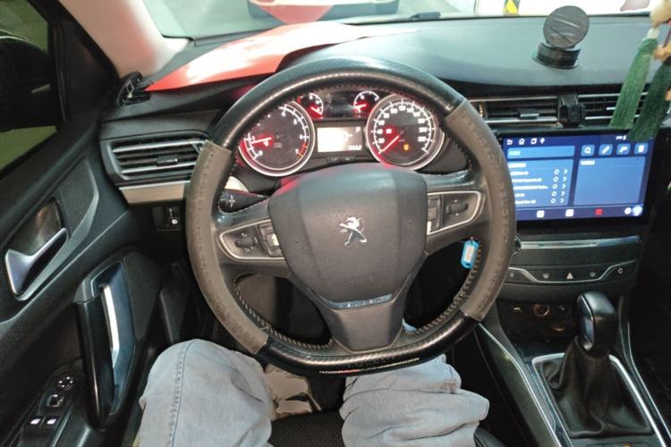 Used Peugeot 408 2014 1.8L Automatic Luxury Edition Steering Wheel