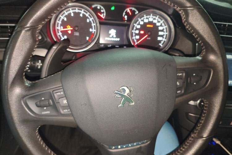 Used Peugeot 408 2014 1.6T Automatic Supreme Edition Steering Wheel
