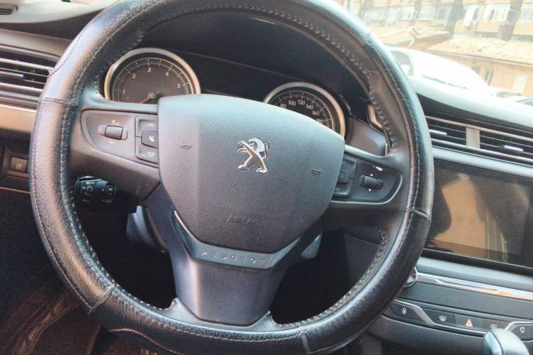 Used Peugeot 408 2014 1.8L Automatic Luxury Edition Steering Wheel