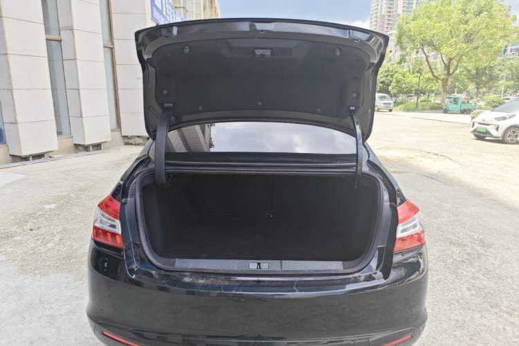 Used Peugeot 408 2014 1.8L Automatic Luxury Edition Trunk