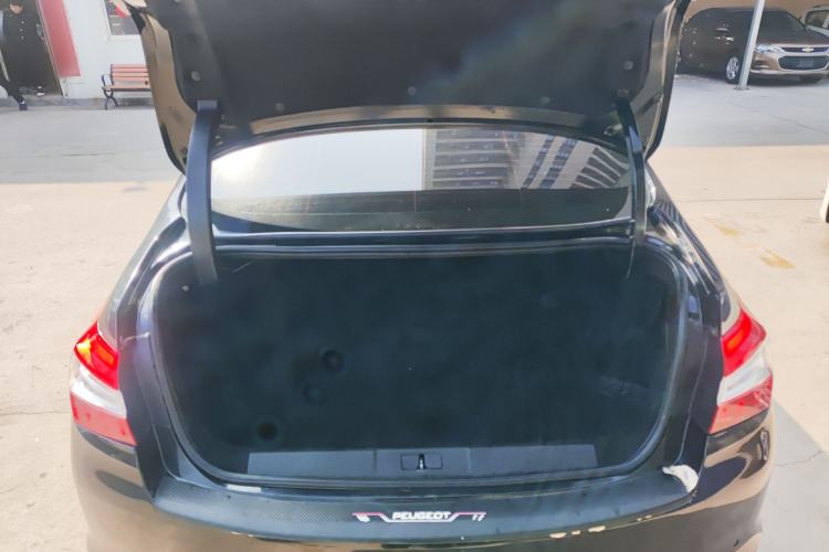 Used Peugeot 408 2014 1.8L Manual Leading Edition Trunk