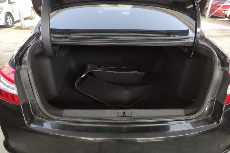 Used Peugeot 408 2014 1.8L Automatic Luxury Edition Trunk