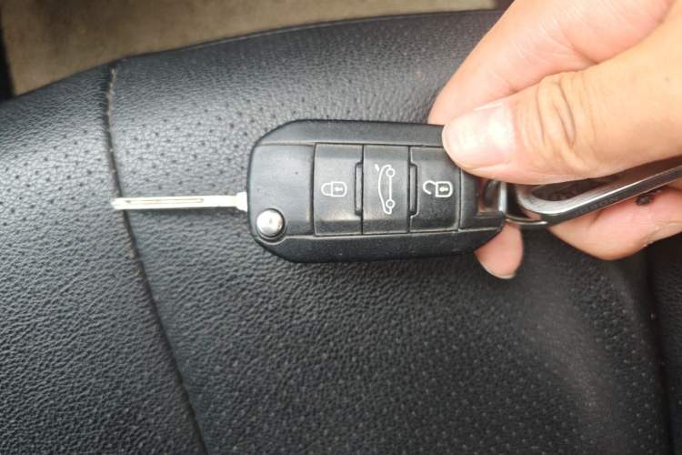 Used Peugeot 408 2014 1.8L Manual Leading Edition Vehicle Key