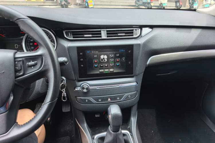 Used Peugeot 408 2014 1.8L Automatic Luxury Edition Audio And AC Panel