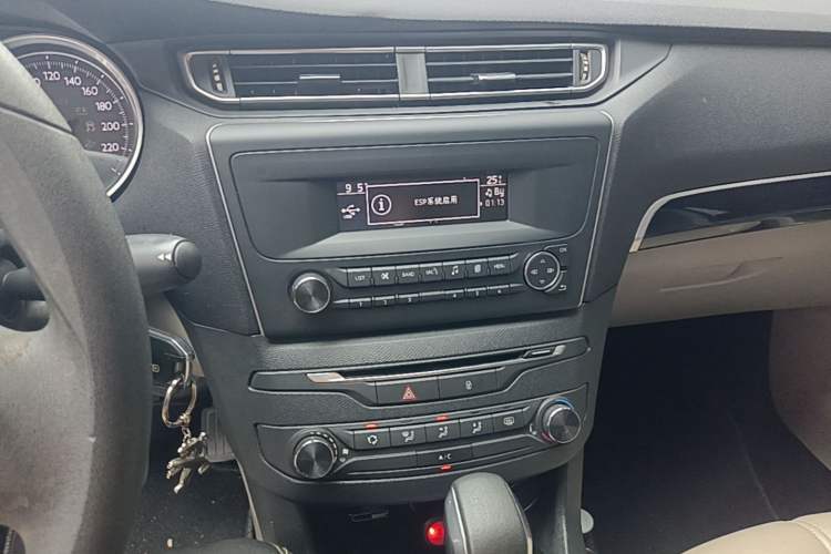 Used Peugeot 408 2014 1.8L Automatic Leading Edition Audio And AC Panel