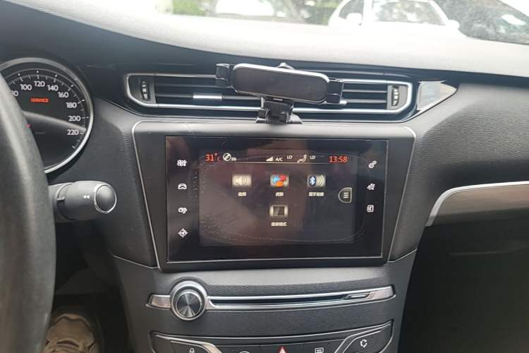 Used Peugeot 408 2014 1.6T Automatic Supreme Edition Audio And AC Panel