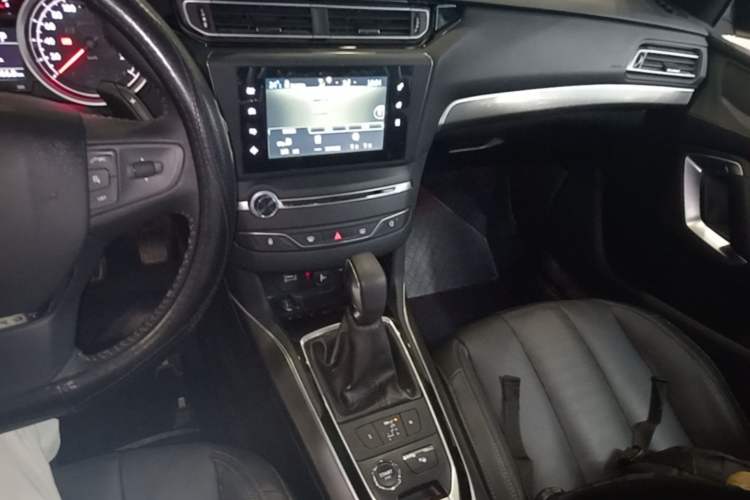 Used Peugeot 408 2014 1.6T Automatic Supreme Edition Audio And AC Panel