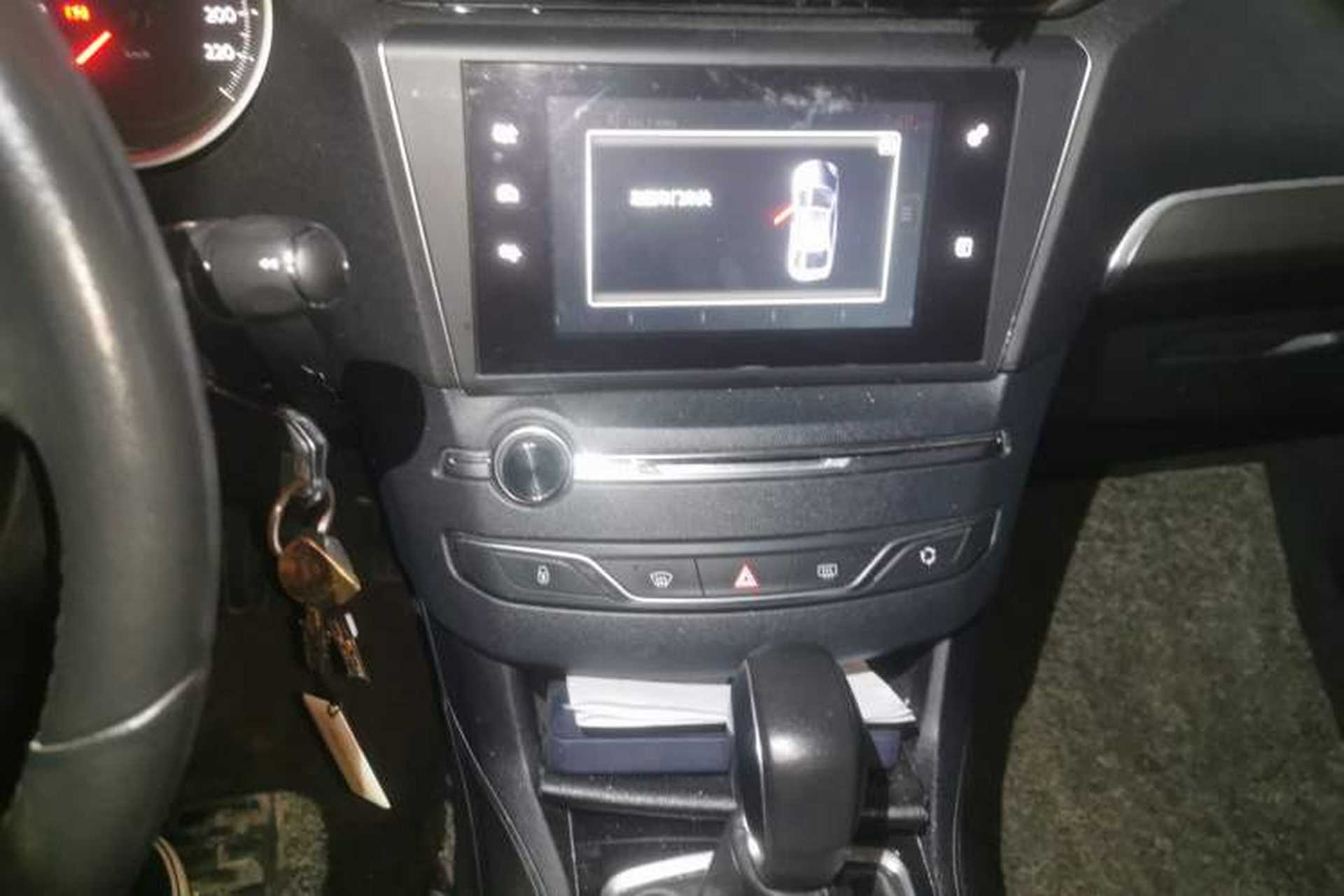 Used Peugeot 408 2014 1.8L Automatic Luxury Edition Audio And AC Panel