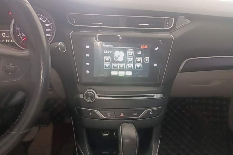 Used Peugeot 408 2014 1.6T Automatic Prestige Edition Audio And AC Panel