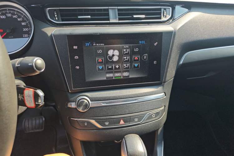 Used Peugeot 408 2014 1.8L Automatic Luxury Edition Audio And AC Panel