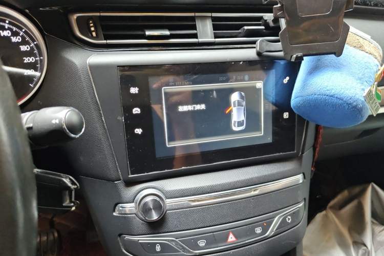 Used Peugeot 408 2014 1.8L Automatic Luxury Edition Audio And AC Panel