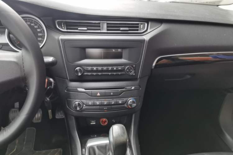 Used Peugeot 408 2014 1.8L Manual Leading Edition Audio And AC Panel