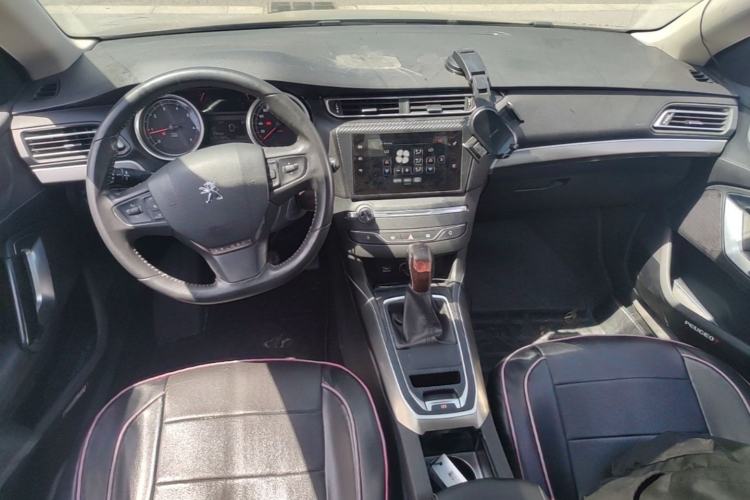 Used Peugeot 408 2014 1.8L Automatic Luxury Edition Center Console
