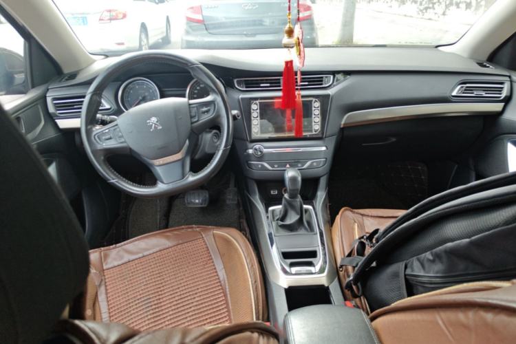 Used Peugeot 408 2014 1.8L Automatic Luxury Edition Center Console