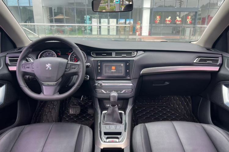 Used Peugeot 408 2014 1.8L Automatic Luxury Edition Center Console
