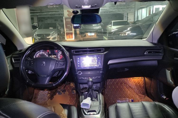 Used Peugeot 408 2014 1.6T Automatic Prestige Edition Center Console