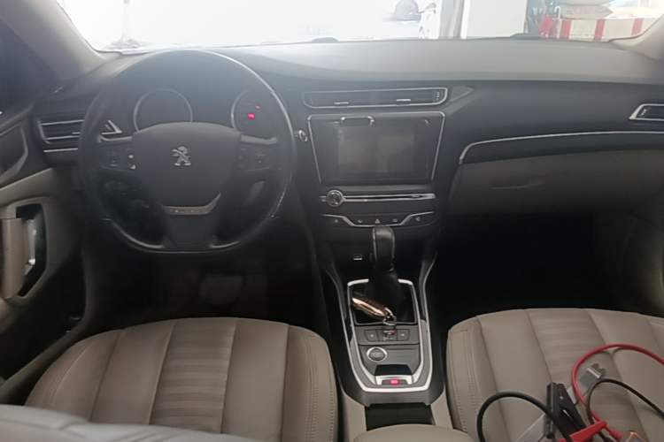 Used Peugeot 408 2014 1.6T Automatic Prestige Edition Center Console