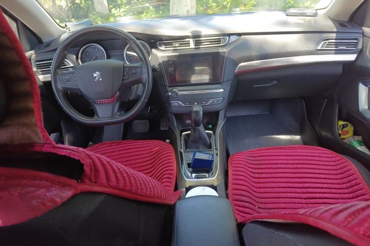 Used Peugeot 408 2014 1.8L Automatic Luxury Edition Center Console