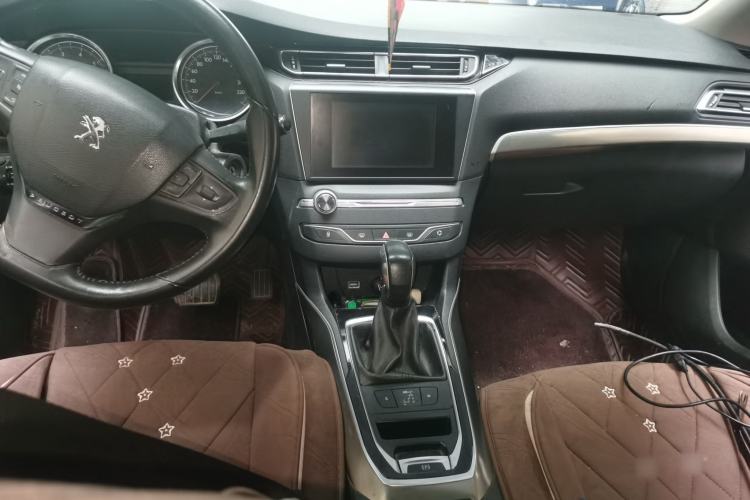 Used Peugeot 408 2014 1.8L Automatic Luxury Edition Center Console