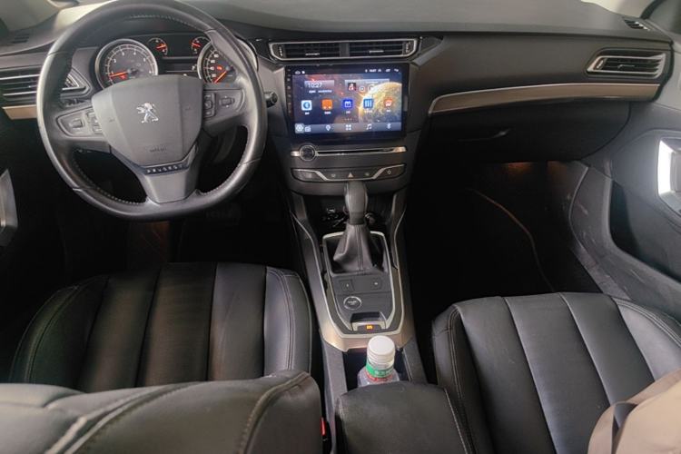 Used Peugeot 408 2014 1.6T Automatic Prestige Edition Center Console