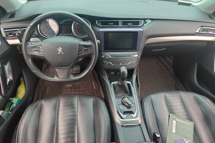 Used Peugeot 408 2014 1.6T Automatic Prestige Edition Center Console