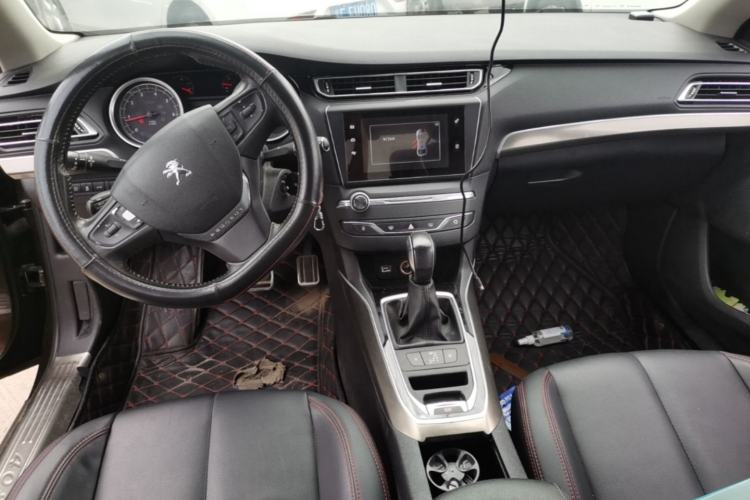 Used Peugeot 408 2014 1.8L Automatic Luxury Edition Center Console