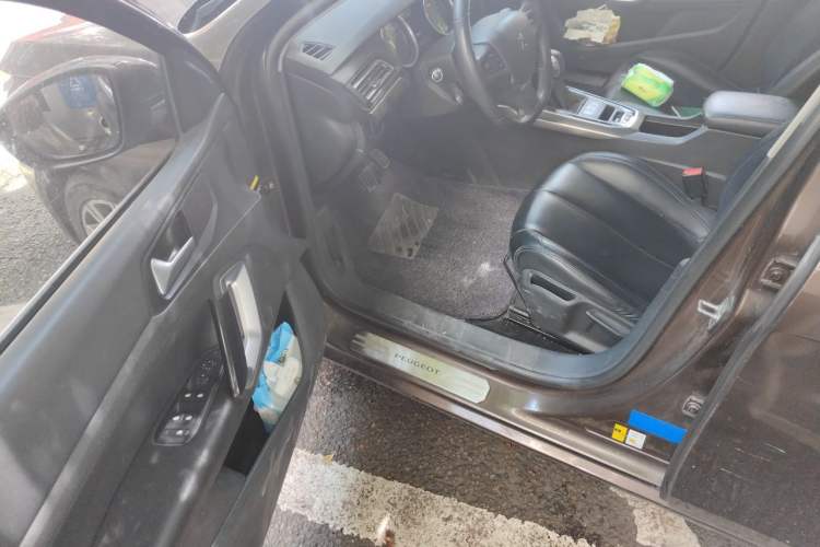 Used Peugeot 408 2014 1.8L Automatic Luxury Edition Driver Seat
