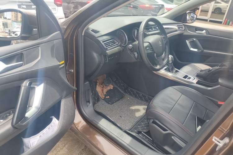 Used Peugeot 408 2014 1.8L Automatic Luxury Edition Driver Seat