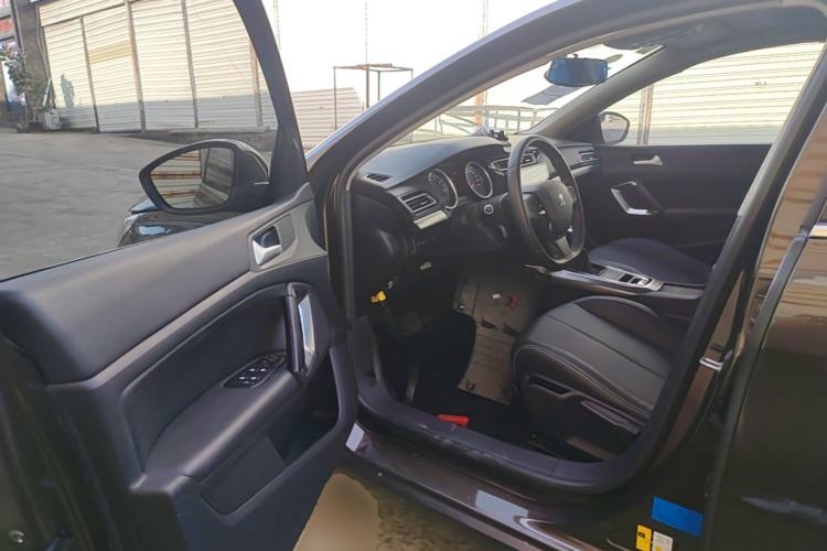 Used Peugeot 408 2014 1.8L Automatic Luxury Edition Driver Seat