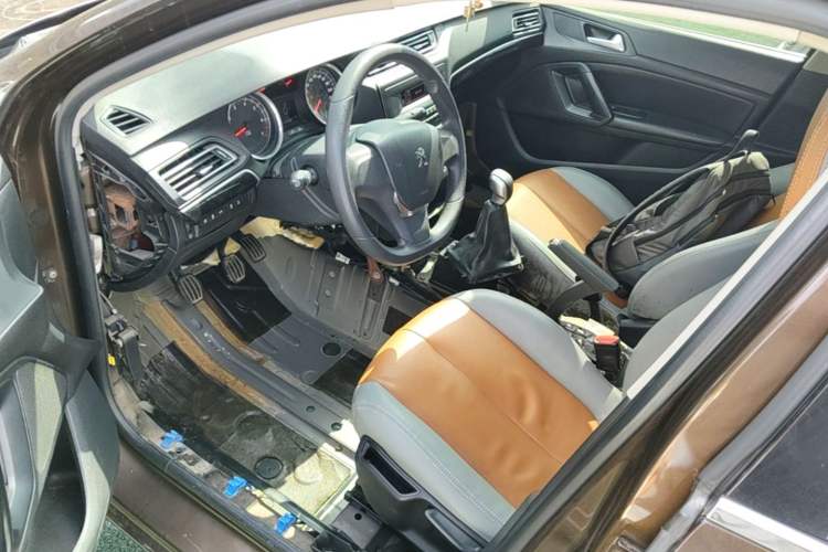 Used Peugeot 408 2014 1.8L Manual Leading Edition Driver Seat