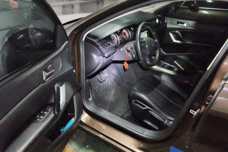 Used Peugeot 408 2014 1.8L Automatic Luxury Edition Driver Seat
