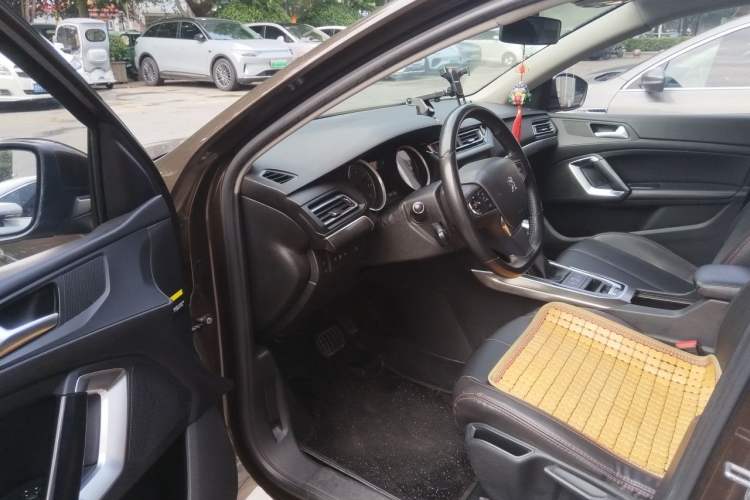 Used Peugeot 408 2014 1.8L Automatic Luxury Edition Driver Seat