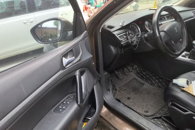 Used Peugeot 408 2014 1.8L Manual Leading Edition Driver Seat