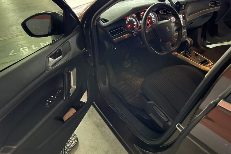 Used Peugeot 408 2014 1.8L Automatic Luxury Edition Driver Seat