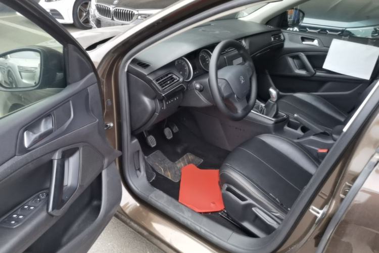 Used Peugeot 408 2014 1.8L Manual Leading Edition Driver Seat